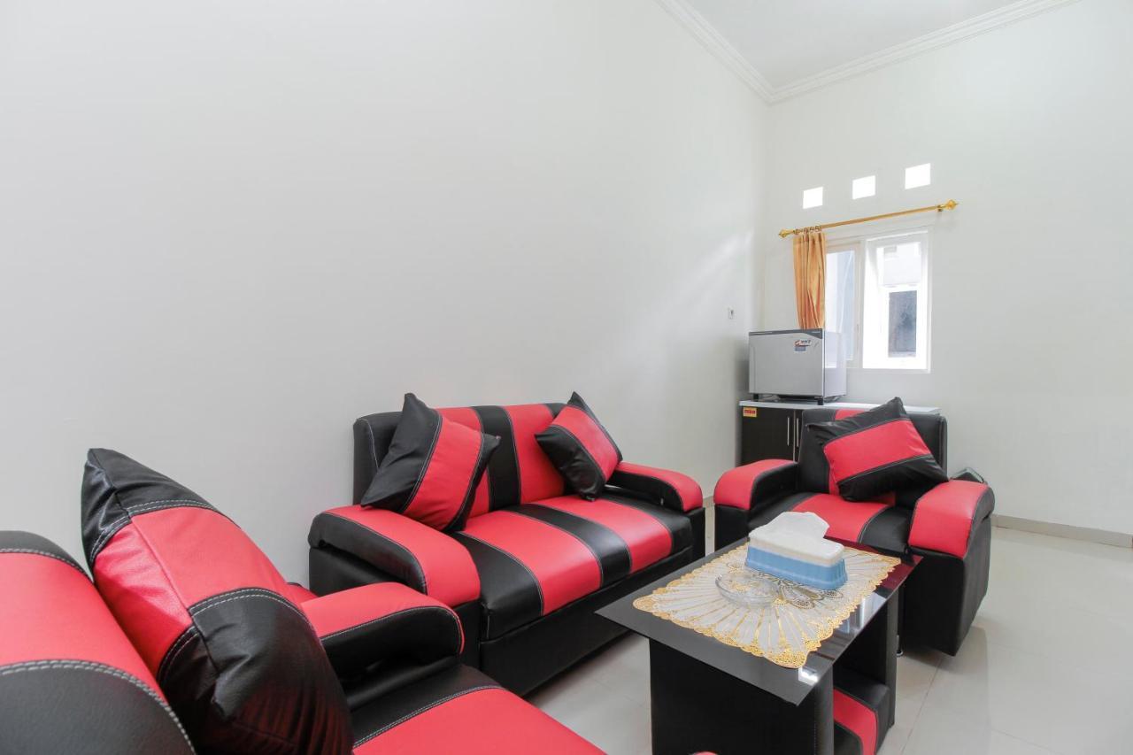 RedDoorz near Universitas Palangkaraya Bagian luar foto