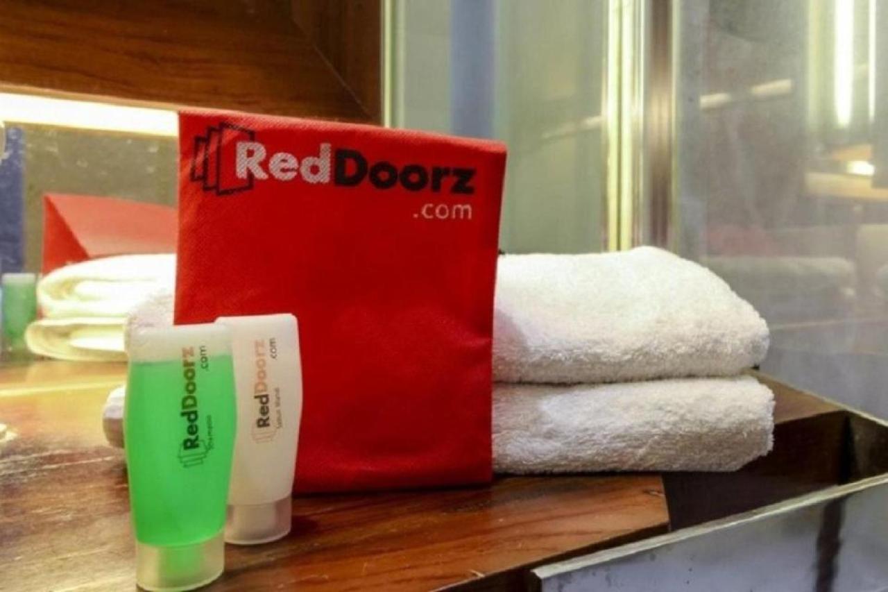 RedDoorz near Universitas Palangkaraya Bagian luar foto